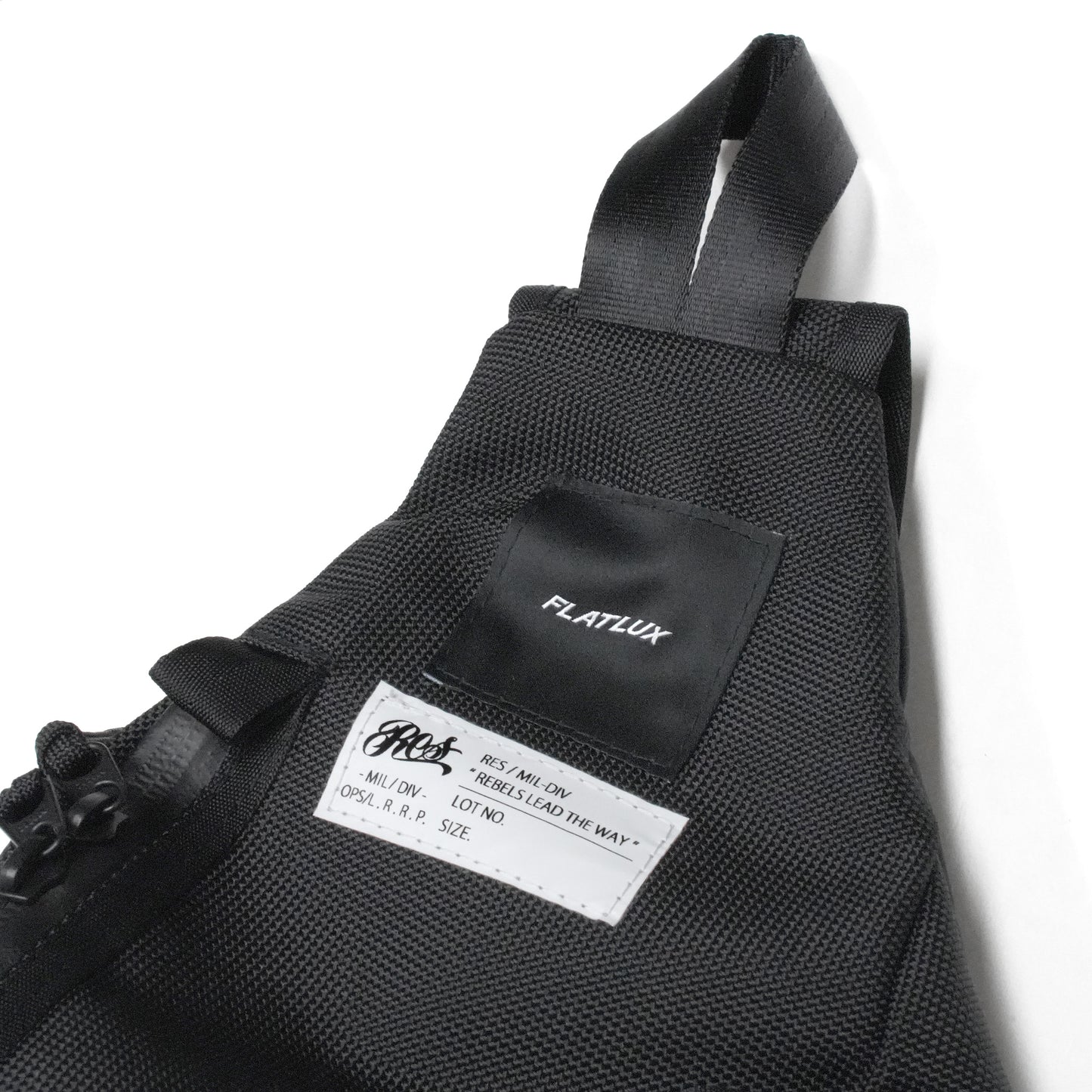 resmildiv x FLATLUX - Days Sling Bag "ref and glow"