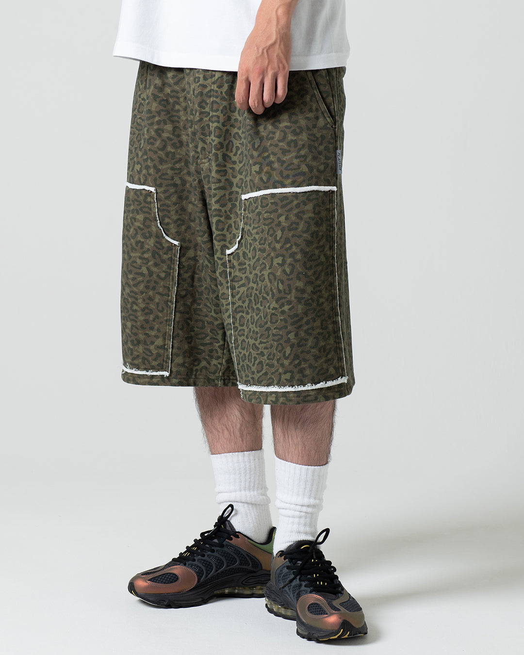 Globe Sweat Short